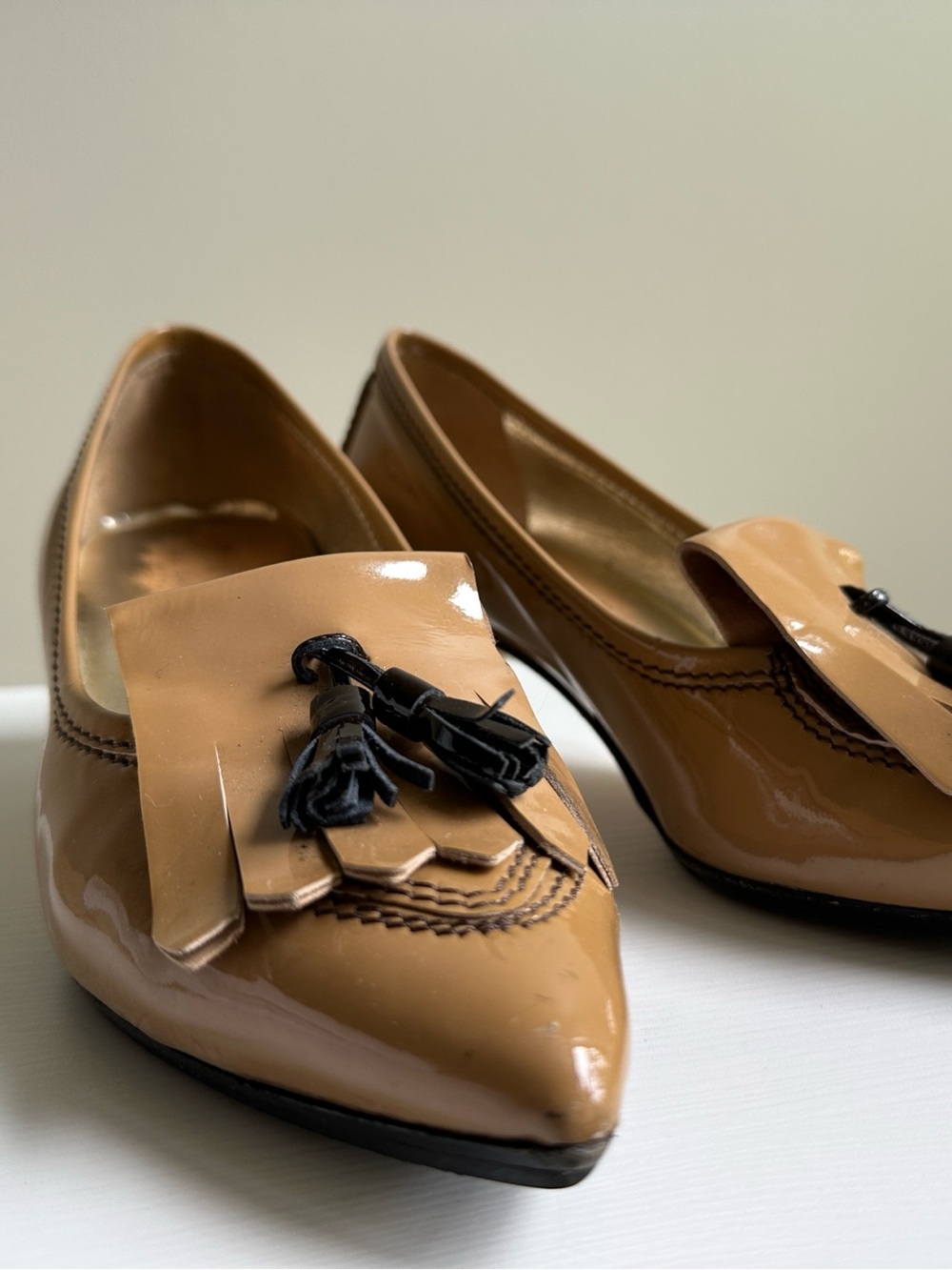 Ron White - Tan Patent Leather Pointed Heels with Black Tassels